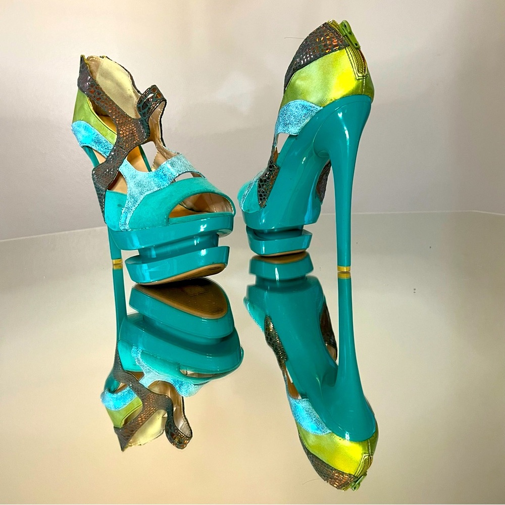 Shoe Republic LA RARE Platform Heels
